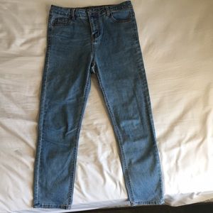 Super high-waisted jeans